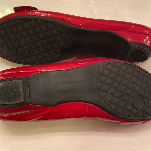 Kate Preston woman’s shoes, size is 10B. Red patent leather. - Picture 7 of 7